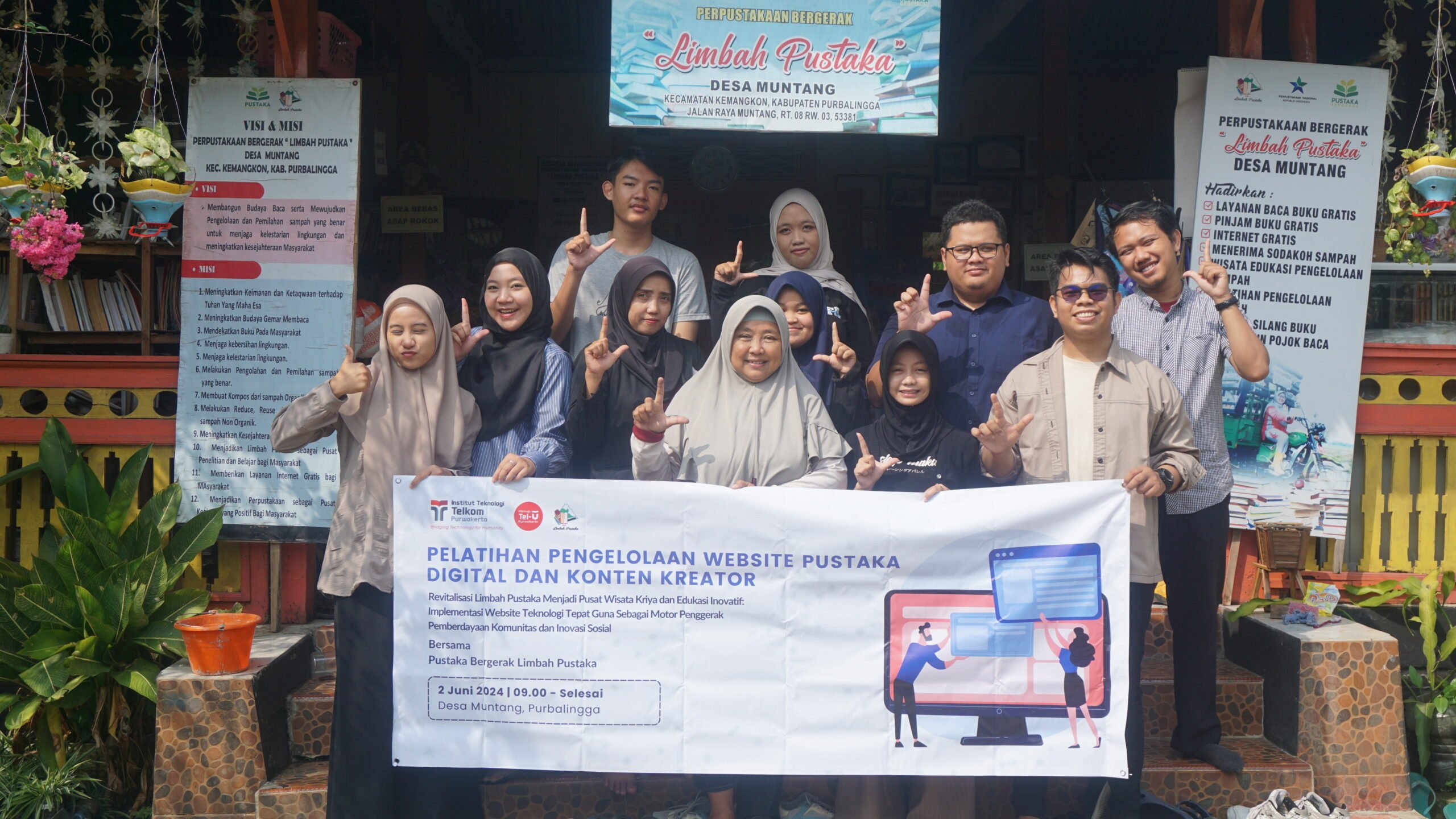 Pengabdian Masyarakat | Pelatihan Pengelohan Website Pustaka Digital dan Konten Kreator