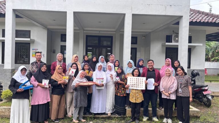 Pendampingan Diversifikasi Olahan Ikan Gurame untuk Peningkatan Nilai Tambah Hasil Perikanan di Desa Tumiyang Banyumas