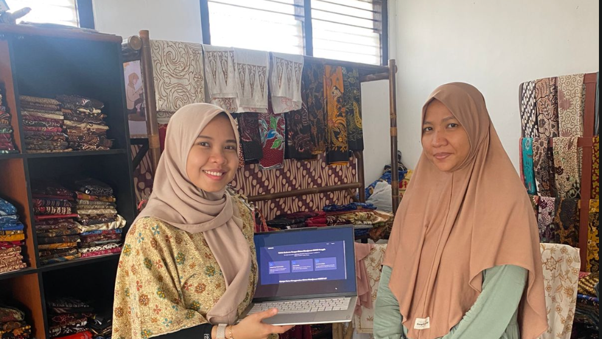 Penerapan Sistem Informasi Berbasis Web Sebagai Implementasi Business Process Redesign Guna Efektifitas Kegiatan Usaha Pada UMKM Batik